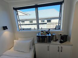 Roselands Motel