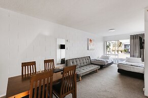 Roselands Motel