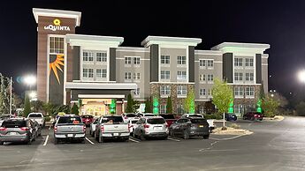 La Quinta Inn & Suites by Wyndham Forsyth