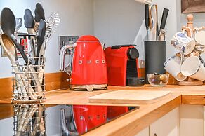 Muntham Holiday Apartments & Town House