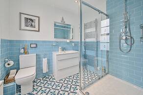 Muntham Holiday Apartments & Town House