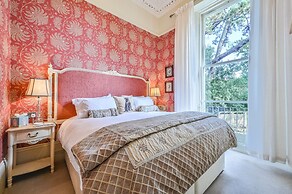 Muntham Holiday Apartments & Town House