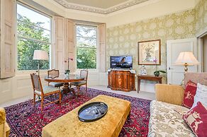 Muntham Holiday Apartments & Town House