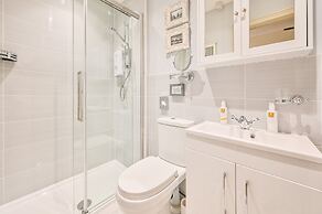 Muntham Holiday Apartments & Town House