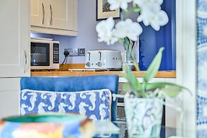 Muntham Holiday Apartments & Town House