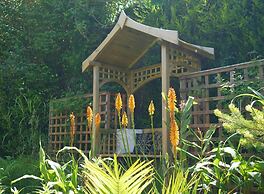 Muntham Holiday Apartments & Town House