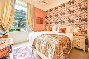 Muntham Holiday Apartments & Town House