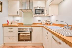 Muntham Holiday Apartments & Town House