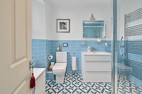 Muntham Holiday Apartments & Town House