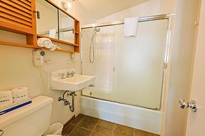 Tennis Townhome 2 Bed 2.5 Bath