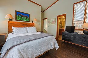 Tennis Townhome 2 Bed 2.5 Bath