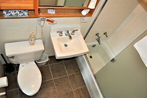 Tennis Townhome 2 Bed 2.5 Bath