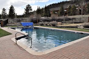 Tennis Townhome 2 Bed 2.5 Bath