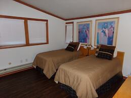 Tennis Townhome 2 Bed 2.5 Bath