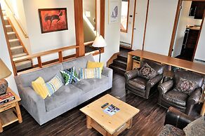 Tennis Townhome 2 Bed 2.5 Bath