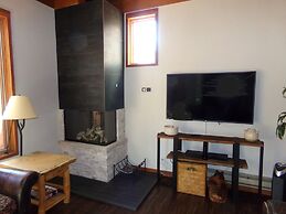 Tennis Townhome 2 Bed 2.5 Bath