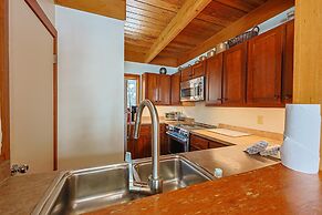 Tennis Townhome 2 Bed 2.5 Bath
