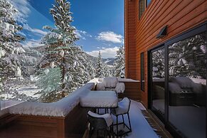 Tennis Townhome 2 Bed 2.5 Bath