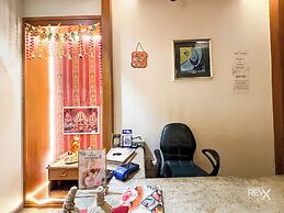 Hotel Green View - Behind Pramarth Niketan