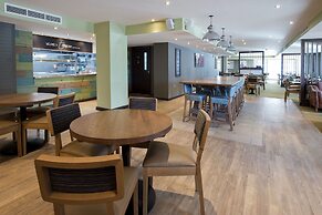 Premier Inn Edinburgh Cc York Place/St James Quarter