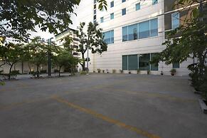 ibis Kochi City Centre Hotel