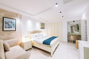 Hotel Senator