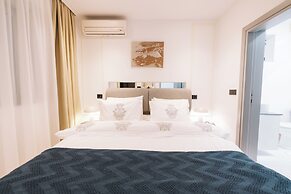 Hotel Senator