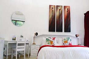 La Dolce Vita Guest House