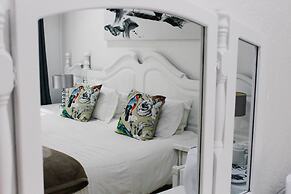 La Dolce Vita Guest House