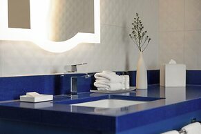 Hotel Indigo Naperville Riverwalk by IHG