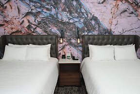 Hotel Indigo Naperville Riverwalk by IHG