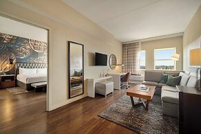 Hotel Indigo Naperville Riverwalk by IHG