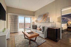 Hotel Indigo Naperville Riverwalk by IHG