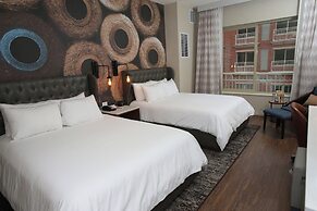 Hotel Indigo Naperville Riverwalk by IHG