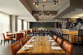 Hotel Indigo Naperville Riverwalk by IHG
