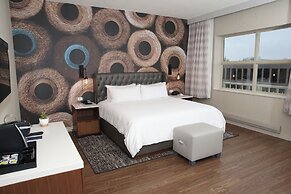 Hotel Indigo Naperville Riverwalk by IHG