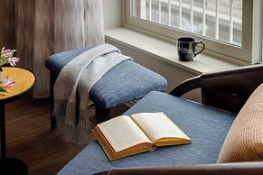 Hotel Indigo Naperville Riverwalk by IHG