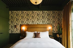 The Frances Modern Inn