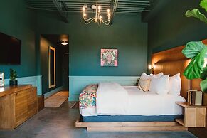 The Frances Modern Inn