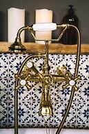 The Frances Modern Inn