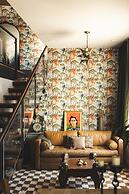 The Frances Modern Inn