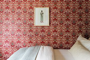 The Frances Modern Inn