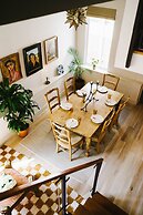 The Frances Modern Inn