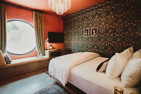 The Frances Modern Inn