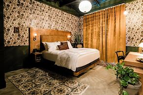 The Frances Modern Inn