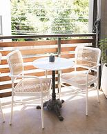 The Frances Modern Inn