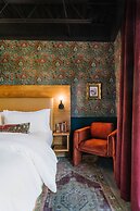 The Frances Modern Inn