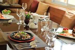 Eastern Palace Hotel