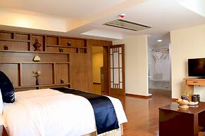 Eastern Palace Hotel