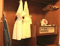 Eastern Palace Hotel